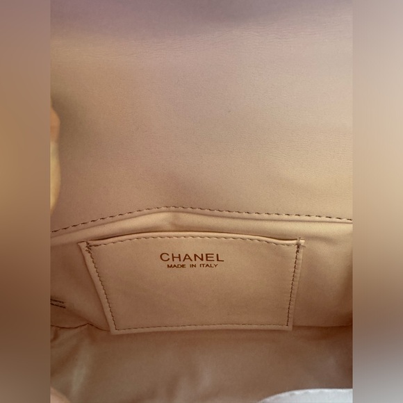 NEW CHANEL make up Crossbody - Picture 6 of 13